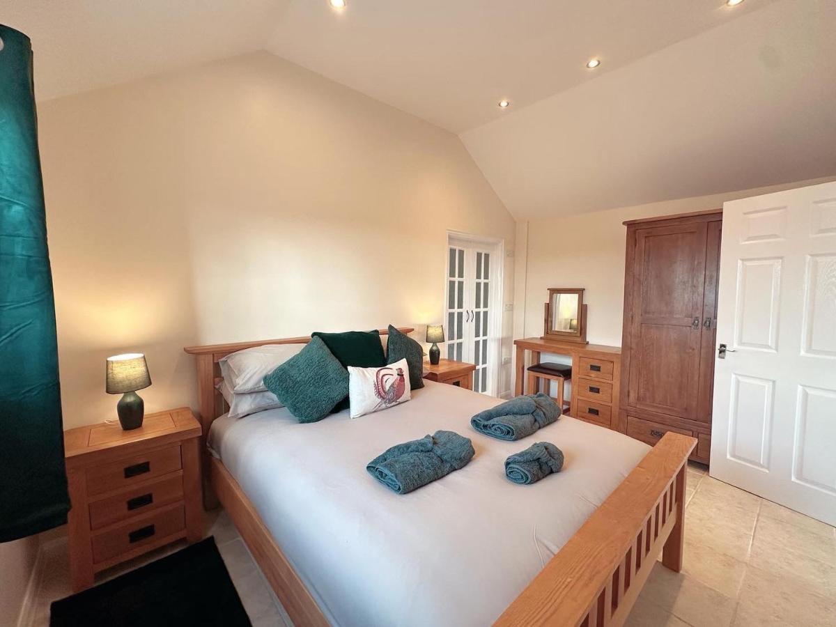 Ferienwohnung Pheasants Nook Narberth Exterior foto