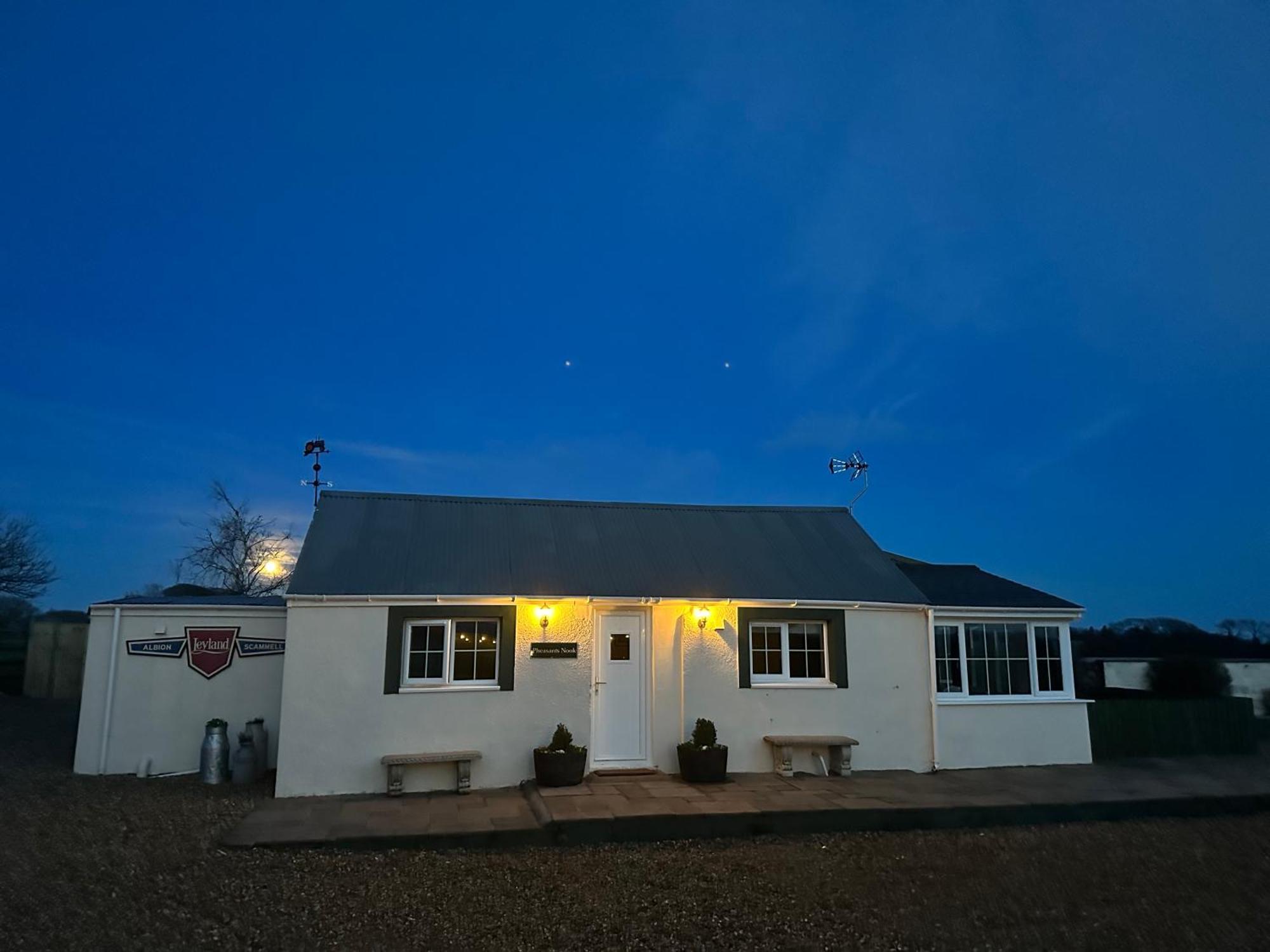 Ferienwohnung Pheasants Nook Narberth Exterior foto